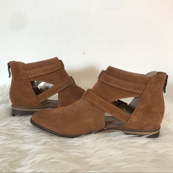 Chinese Laundry Dandie Buckled Ankle Bootie - Picture 7 of 11